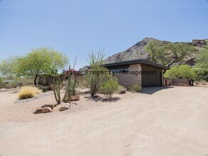 5313 E McDonald Dr in Paradise Valley, AZ - Building Photo - Building Photo