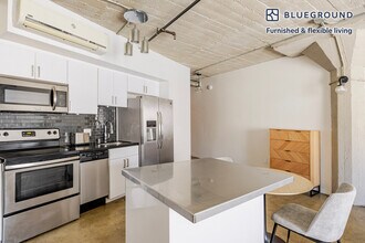 1617 Cosmo St in Los Angeles, CA - Building Photo - Building Photo