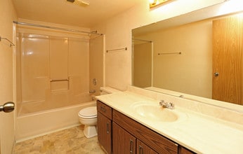 The Avenue Apartments in Fond du Lac, WI - Building Photo - Interior Photo
