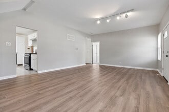 163 N California Ave in Mundelein, IL - Building Photo - Building Photo