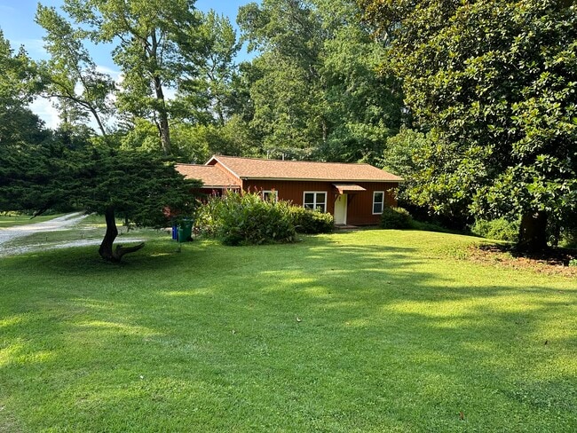 property at 5066 Rockbridge Rd SW