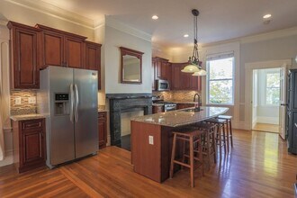 404 Meridian St in Boston, MA - Building Photo - Building Photo