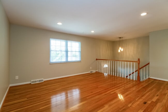 7696 Burlinehills Ct in Cincinnati, OH - Building Photo - Building Photo