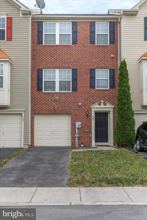 15 Tidewater Terrace in Falling Waters, WV - Building Photo - Building Photo