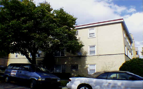 2740 W Rosemont Ave in Chicago, IL - Building Photo