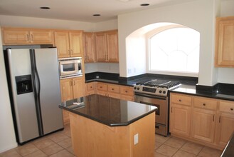 10956 Royal Highlands St in Las Vegas, NV - Building Photo - Building Photo