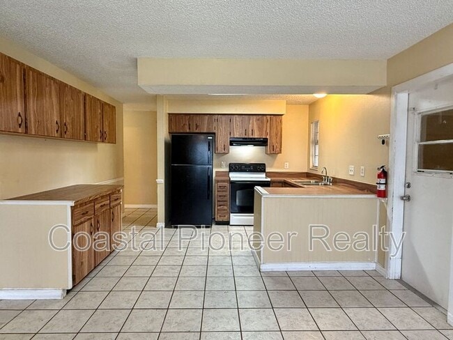 6063 Shingler Ave in Spring Hill, FL - Building Photo - Building Photo