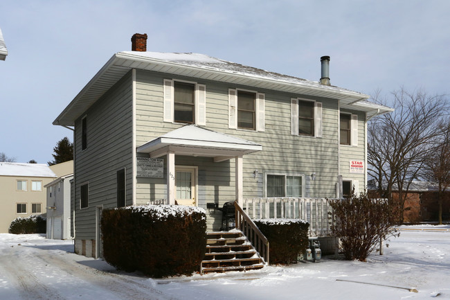 Star Apartments in Dekalb, IL - Foto de edificio - Building Photo