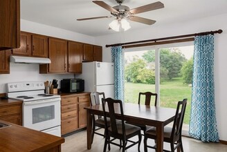 2021 Frisch Rd in Madison, WI - Building Photo - Building Photo