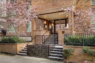 905 Cherry St in Seattle, WA - Building Photo - Building Photo