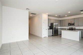 111 Roseville Dr in Haines City, FL - Building Photo - Building Photo