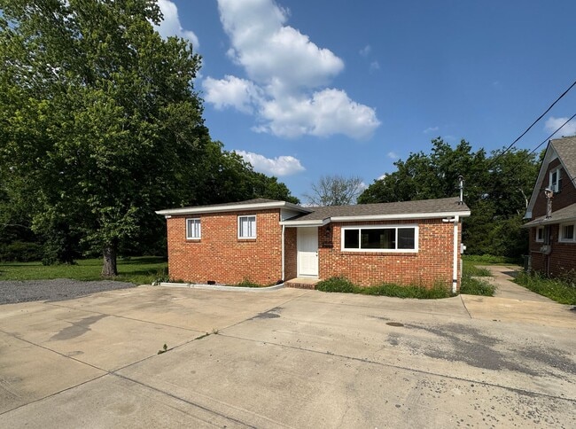 6879 Lebanon Rd, Unit C