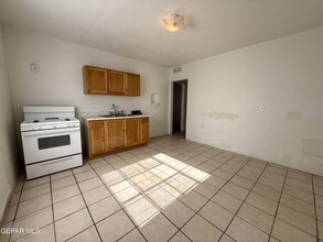 5901 Trowbridge Dr in El Paso, TX - Building Photo - Building Photo