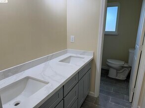 563 McLeod St in Livermore, CA - Building Photo - Building Photo