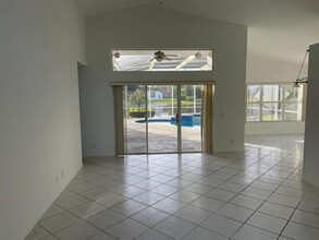 544 Cascade Falls Dr in Weston, FL - Building Photo - Building Photo