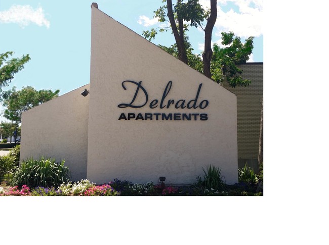 Delrado in Florissant, MO - Building Photo - Building Photo