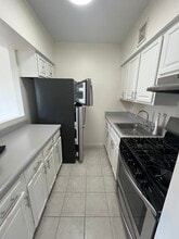 929 Gates Ave, Unit 3/F in Brooklyn, NY - Building Photo - Building Photo