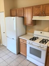 2235 Lake Ridge Dr in Glendale Heights, IL - Building Photo - Building Photo