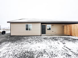 5 Topaz Ln in Sheridan, MT - Building Photo