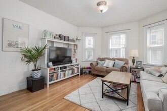 17 Athens St in Cambridge, MA - Building Photo - Building Photo
