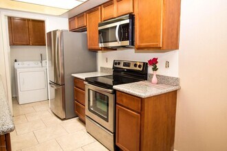 6004 W Augusta Ave in Glendale, AZ - Building Photo - Building Photo