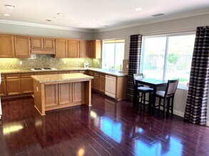 19 Moonridge Ct in Azusa, CA - Foto de edificio - Building Photo
