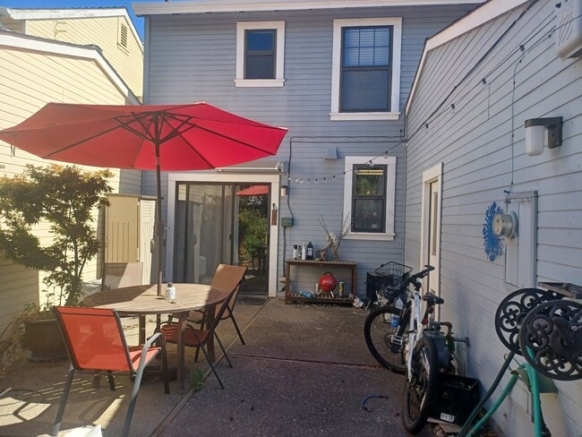 property at 2414 Amapola Dr