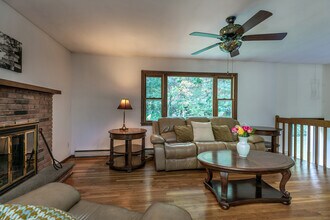 254 Candlewood Lake Rd N in New Milford, CT - Building Photo - Building Photo