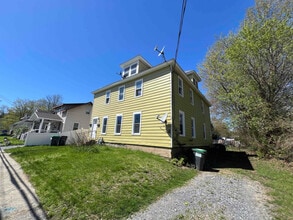 122 South St, Unit 1 in Ballston Spa, NY - Building Photo - Building Photo