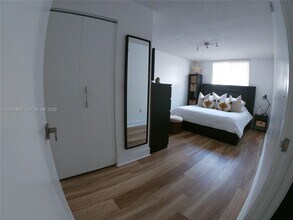 620 SW 111th Ave in Pembroke Pines, FL - Building Photo - Building Photo