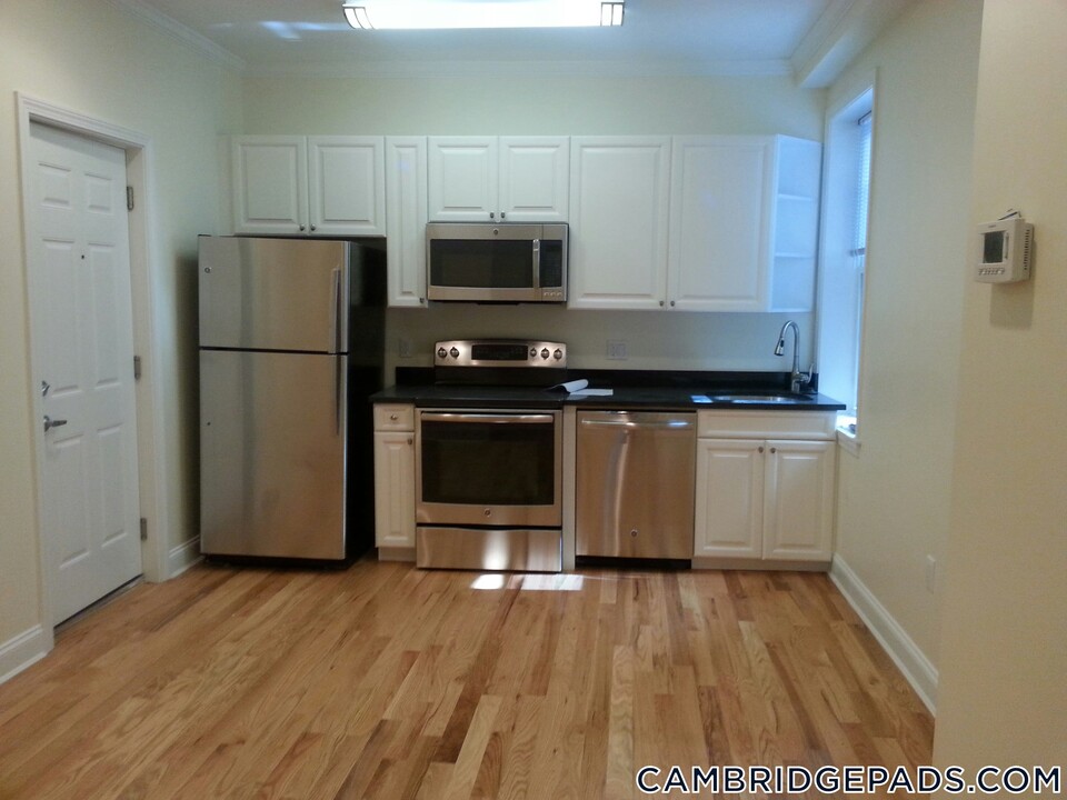 3 Chauncy St in Cambridge, MA - Building Photo