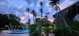 Oaks Of Lakebridge Community in Ormond Beach, FL - Building Photo