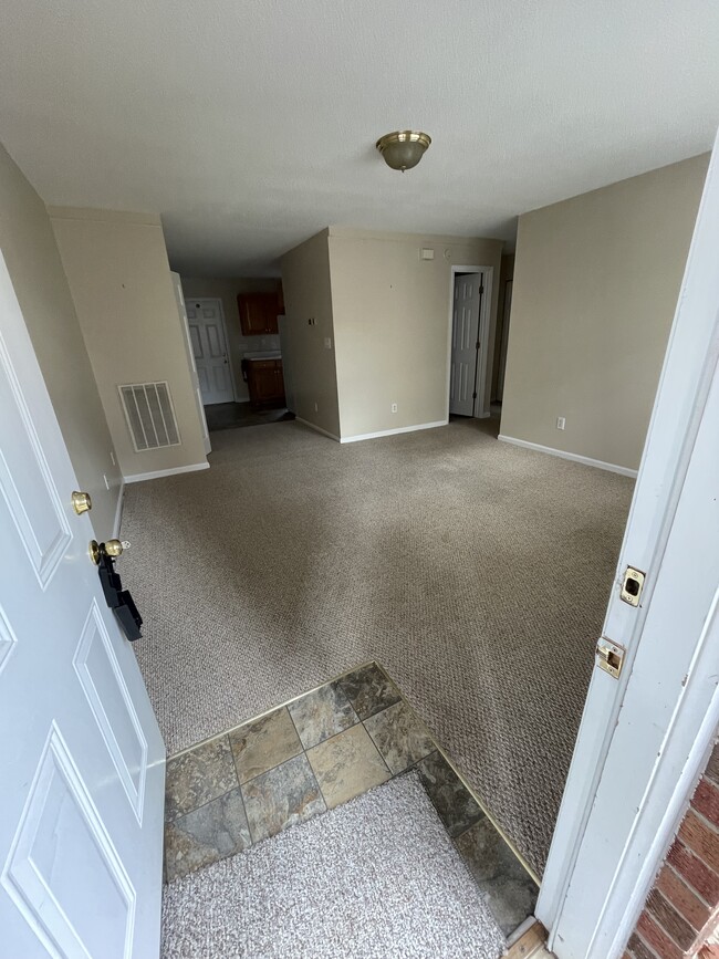 104 Hunters Ct in Siler City, NC - Building Photo - Building Photo