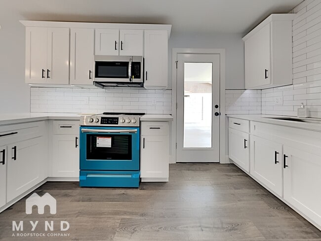 property at 2528 E Hermosa Dr