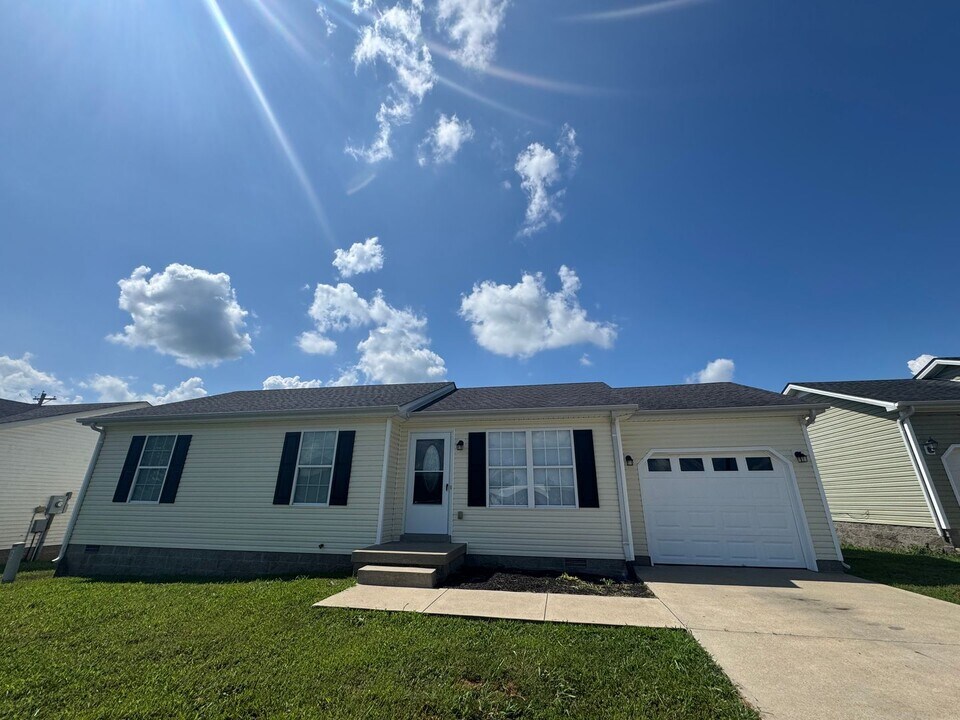 313 Hilton Way in Bowling Green, KY - Building Photo
