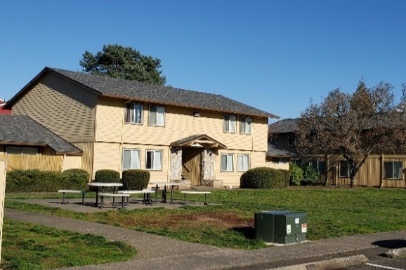 Maple Terrace Apartments in Hillsboro, OR - Foto de edificio