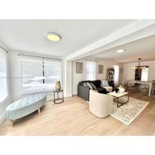 6848 N Miami Ave in Miami, FL - Foto de edificio - Building Photo