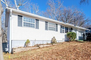 3633 Shores Dr in St. Louis, MO - Building Photo