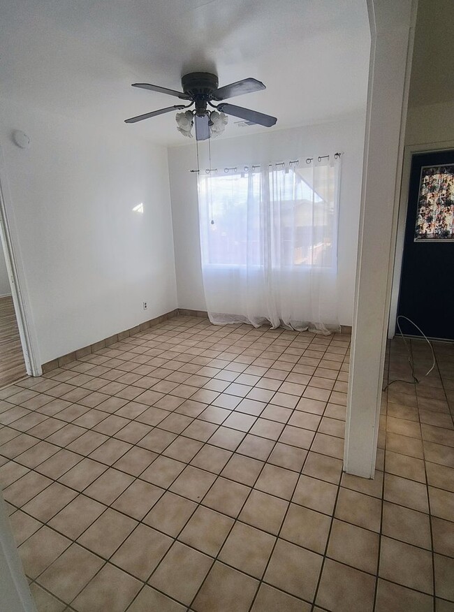 11058 Jones St in Hanford, CA - Building Photo - Building Photo