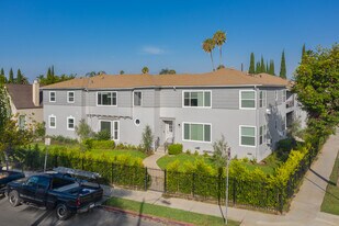 5456 San Vicente Blvd in Los Angeles, CA - Building Photo