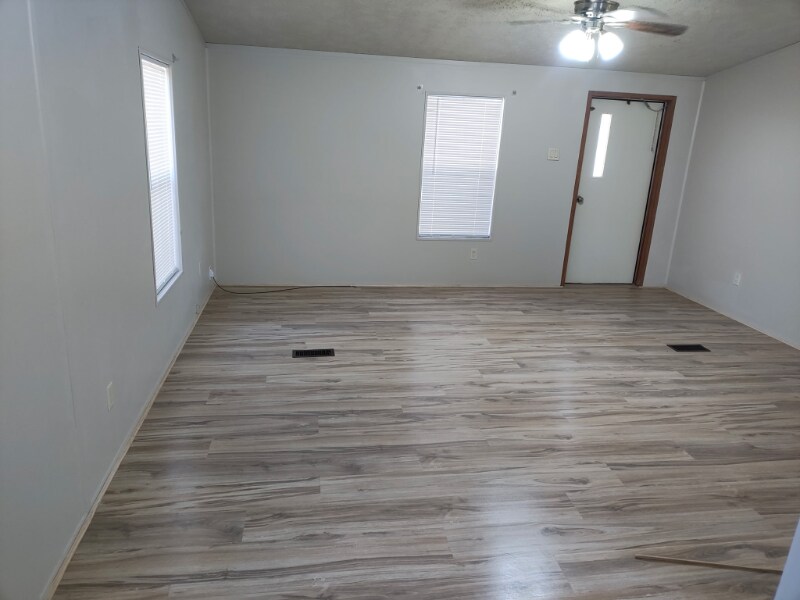 19476 CR 2176 in Whitehouse, TX - Building Photo