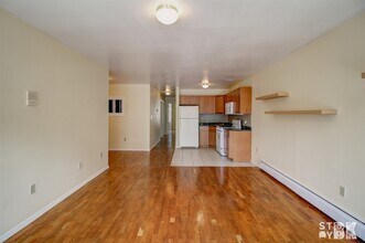 245 Skillman Ave in Brooklyn, NY - Building Photo - Building Photo