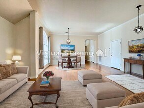 1725 Dapplegrey Ln in Austin, TX - Building Photo - Building Photo