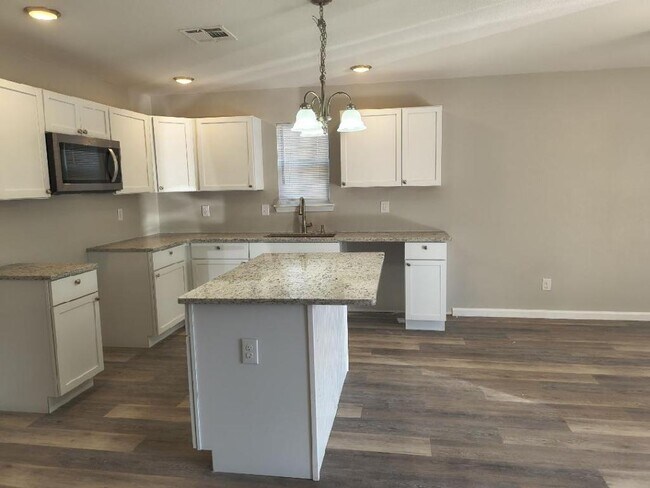 1025 N Quincy Ave in Tulsa, OK - Building Photo - Building Photo