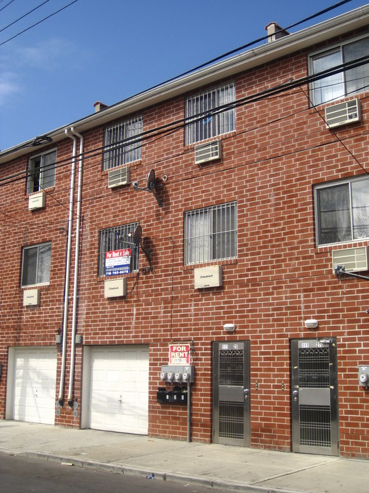 111-23 44th Ave in Corona, NY - Building Photo