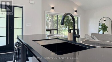 640 Lansdowne Dr in Oshawa, ON - Building Photo - Building Photo