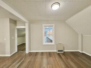 28 Bartlett St in Lewiston, ME - Building Photo - Building Photo