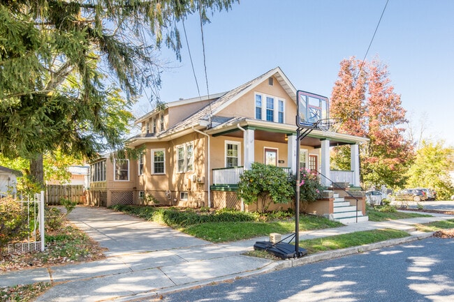 18 Walnut Ave in Pitman, NJ - Building Photo - Building Photo