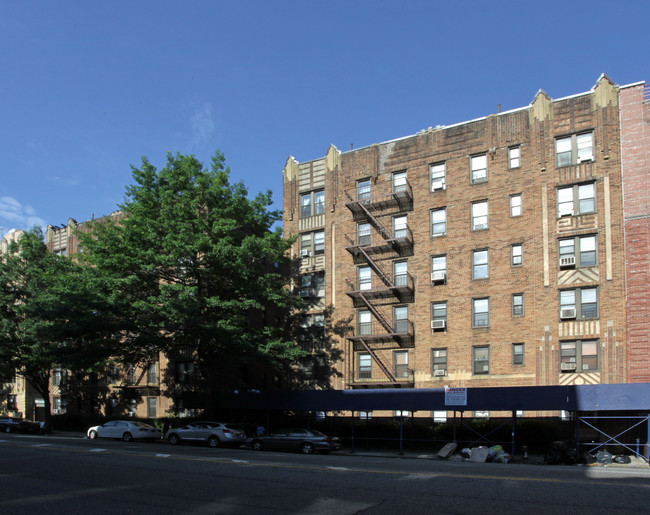 2300 Ocean Ave in Brooklyn, NY - Foto de edificio - Building Photo