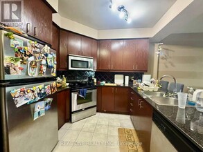 80-1380 Absolute Ave in Mississauga, ON - Building Photo - Building Photo